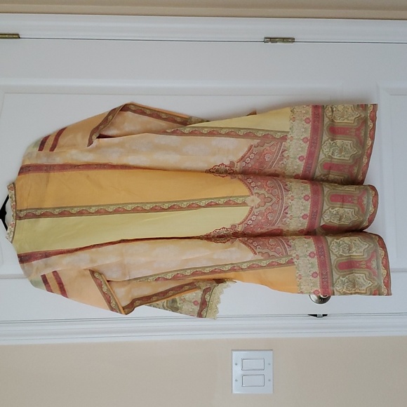 Pakistani khaadi net kurta by Threads and Motifs - Picture 2 of 11